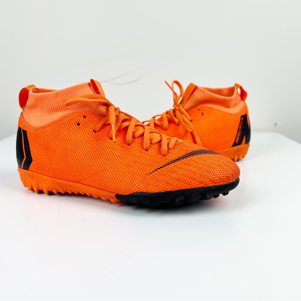 NIKE SUPERFLYX 6 ACADEMY TF Orange size 4.5Y